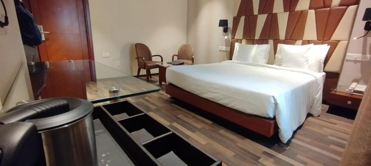 Adiva Residency Beacon, Grant Road, Mumbai Hotel Ngoại thất bức ảnh
